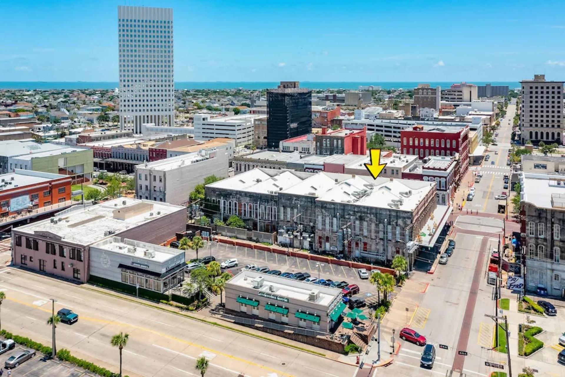 Apartamento Historic Strand Lofts By 3Rd Coast Getaways Galveston Exterior foto